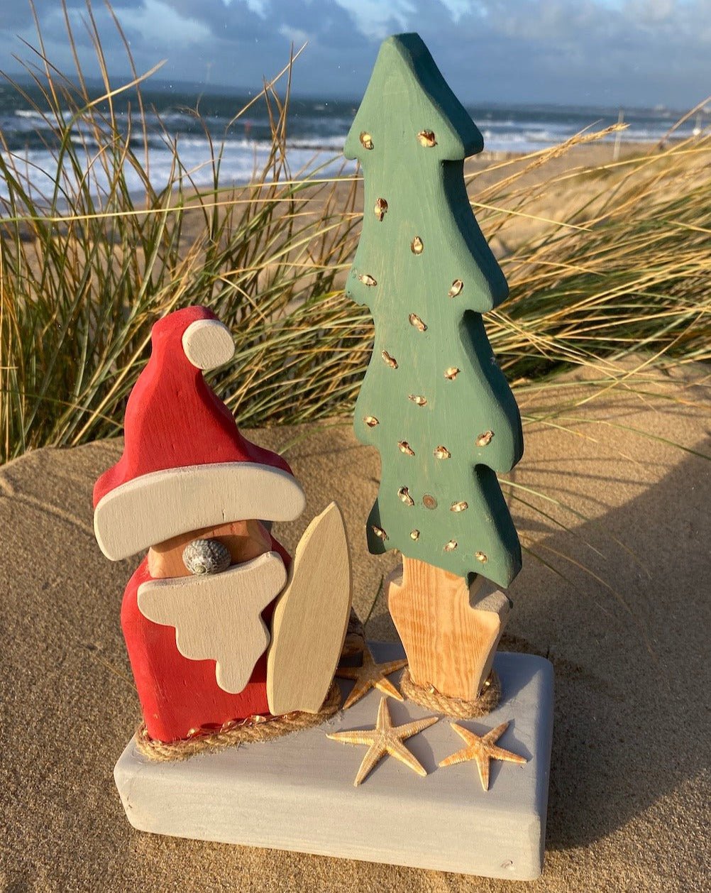 Driftcraft Christmas - Christmas Tree with lights and Santa Surfing - Drift Craft by Jo