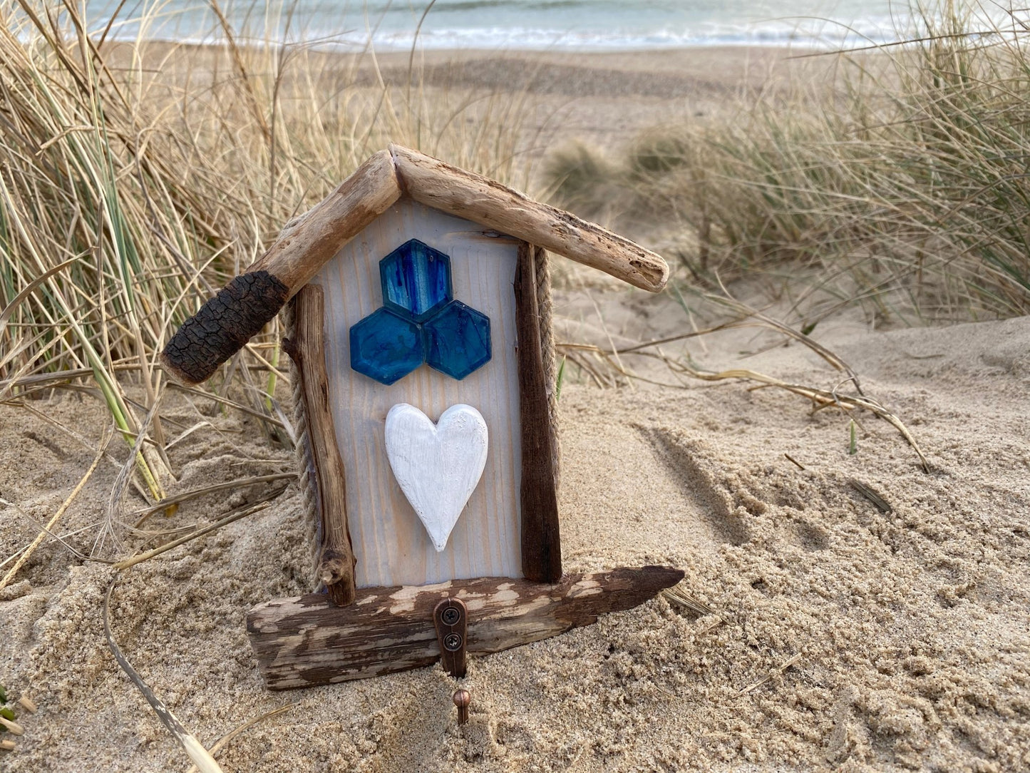 Driftwood Mini Beach Hut Key Hooks - Grey with Heart - Drift Craft by Jo