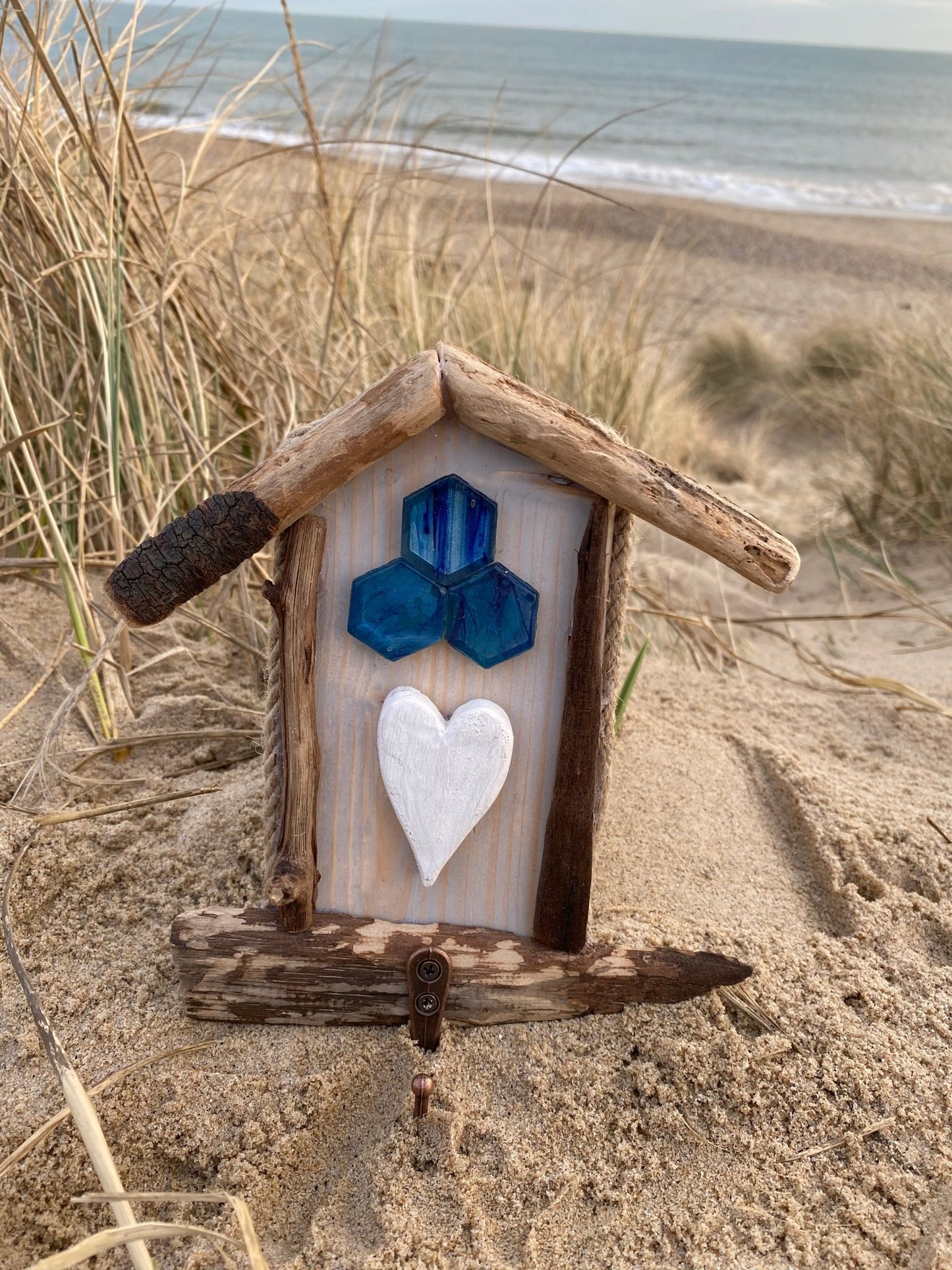 Driftwood Mini Beach Hut Key Hooks - Grey with Heart - Drift Craft by Jo