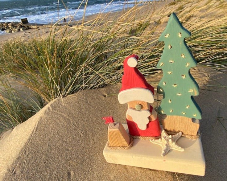 Driftcraft Christmas - Christmas Tree with lights and Santa Sandcastle - Drift Craft by Jo